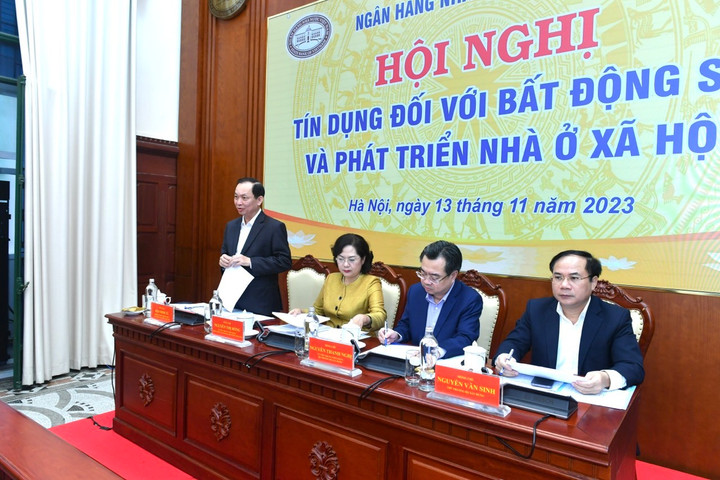 Hội nghị Tín dụng đối với bất động sản và phát triển nhà ở xã hội do Ngân hàng Nhà nước phối hợp với Bộ Xây dựng tổ chức sáng 13/11.