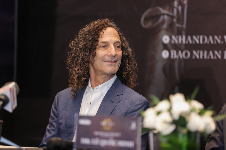 Nghệ sĩ Kenny G. (Ảnh: Hòa Nguyễn).