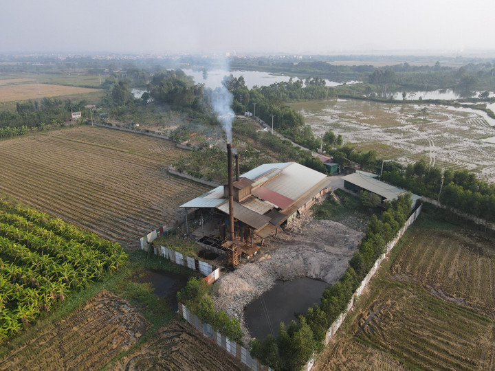 Các nhà máy xử lý rác thải với công nghệ cũ vẫn gây ô nhiễm môi trường.