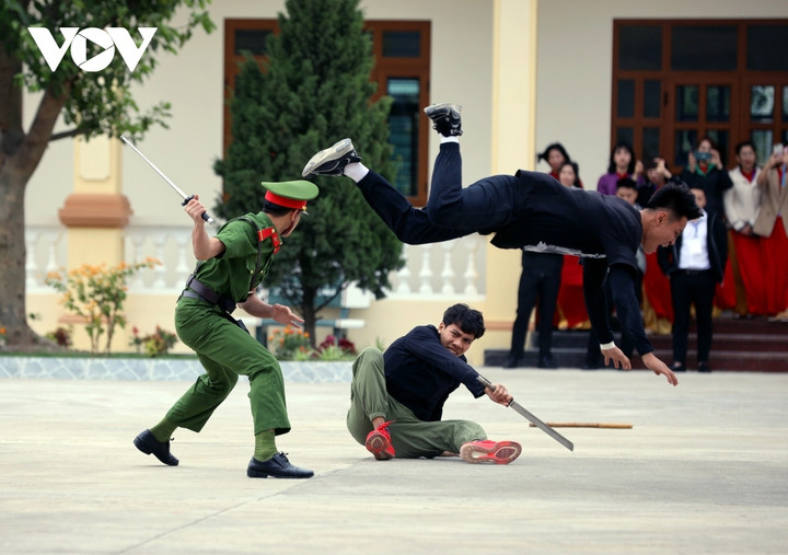 Đại biểu APCCA 41 xem Cảnh sát Việt Nam trình diễn võ thuật, khí công - 6