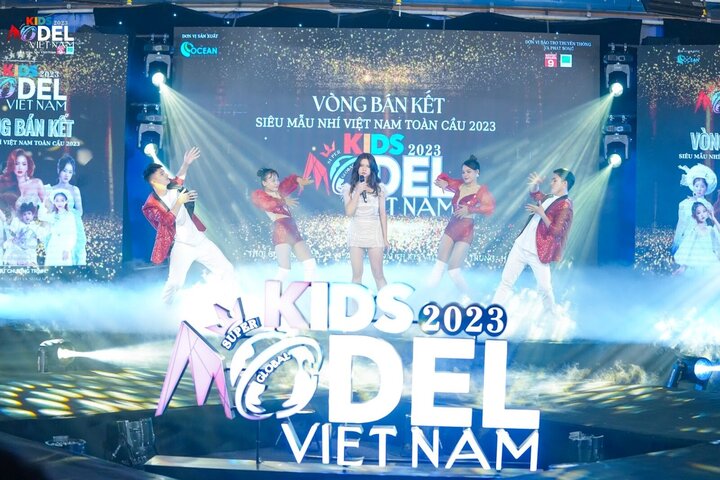 Sân khấu được đầu tư hoành tráng, chuyên nghiệp tại vòng bán kết "Siêu mẫu nhí Việt Nam toàn cầu".