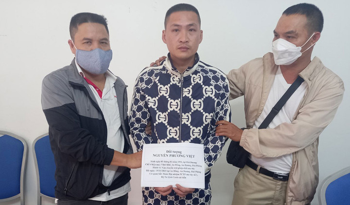 Nguyễn Phương Việt bị bắt khi vừa nhận số lượng lớn ma tuý.