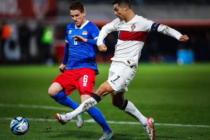 With an angled shot into the Liechtenstein net, Cristiano Ronaldo reached the 10-goal mark in the EURO 2024 qualifiers. He became the first player in history to do this for a national team at the age of 38.