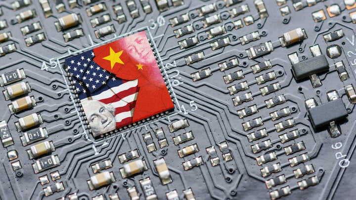 Bất chất các hạn chế, Trung Quốc vẫn mua được khoảng 3,1 tỷ USD chip do Mỹ sản xuất trong 8 tháng đầu năm 2023. (Ảnh: RT)