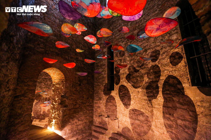 Không gian bên trong Tháp nước Hàng đậu được chỉnh trang, cải tạo và mở cửa cho khách tham quan.