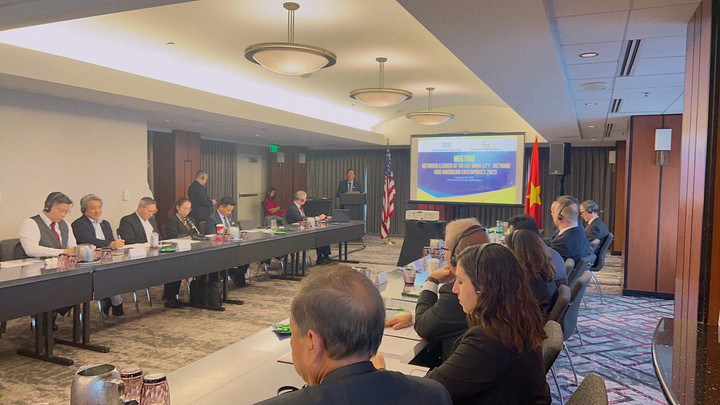 Buổi tham luận giữa lãnh đạo TP.HCM Việt Nam và doanh nghiệp Hoa Kỳ.
