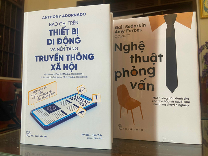 Ra mắt hai cuốn sách phục vụ phát triển báo chí - 1