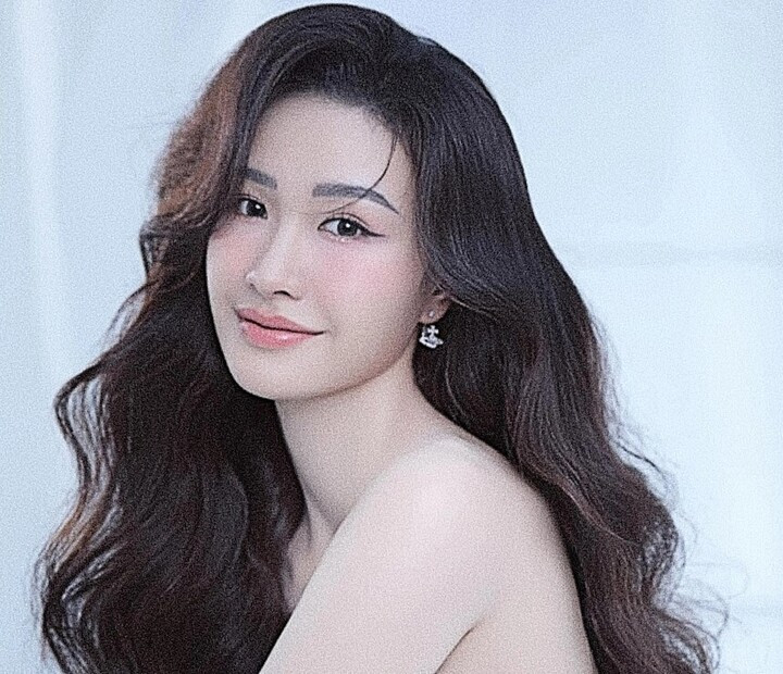 Ngoài đời, Kim Thanh được bạn bè đặt biệt danh “Xuka”. Cô có gu ăn mặc giản dị nhưng đầy nữ tính. Ngoài bóng chuyền, cô gái 24 tuổi còn có thể chơi bóng rổ, bóng đá, những môn thể thao đề cao tinh thần đồng đội.