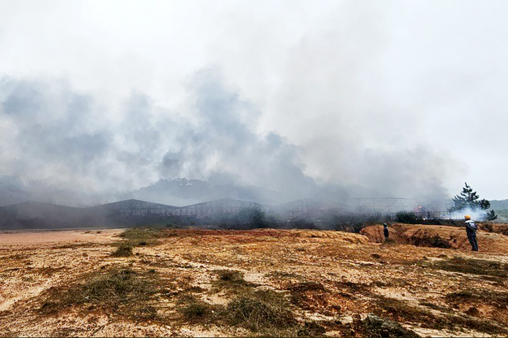 Cơ sở sản xuất nấm rộng hơn 3 ha ở Lâm Đồng bốc cháy dữ dội.