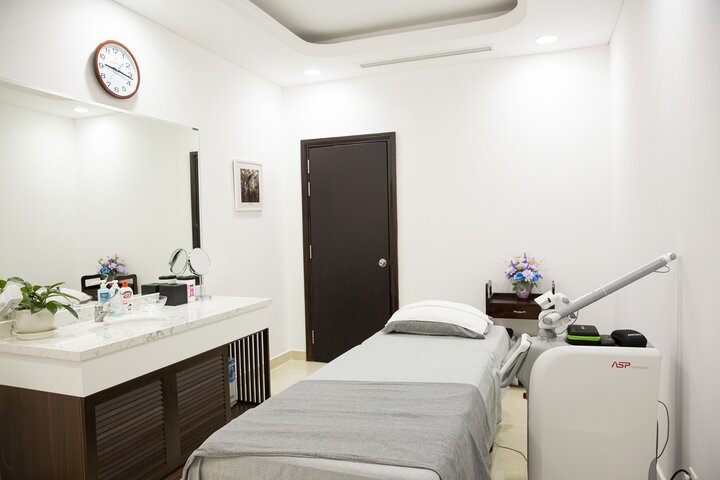 Hệ thống phòng trị liệu riêng tư tại Vinmec – View đầy đủ tiện nghi, giúp khách hàng thư giãn trong suốt thời gian làm đẹp.