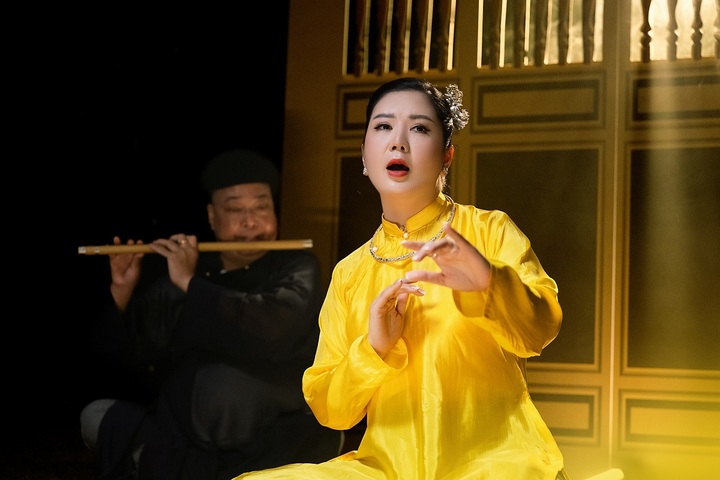 "Hát văn Quan Hoàng Mười" ra mắt tối 15/11/2023 và nhanh chóng nhận được sự đón nhận của khán giả với hơn 500.000 lượt xem trên TikTok và 150 nghìn lượt xem trên Facebook.