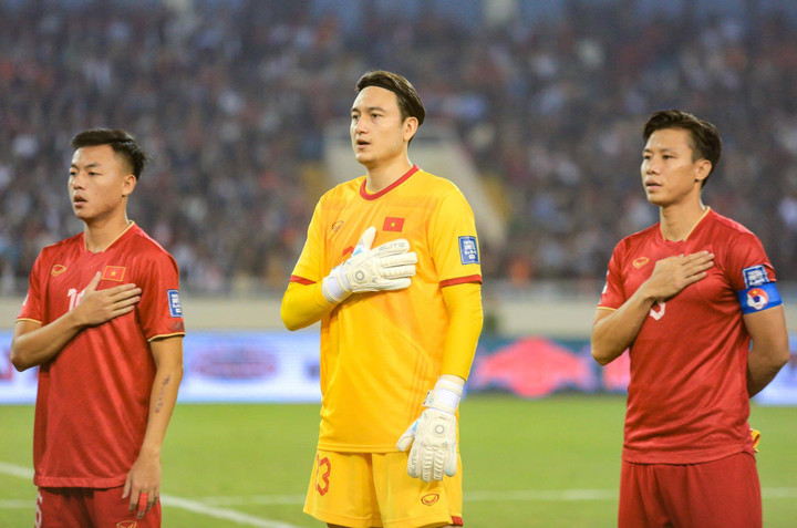 Văn Lâm liên tục cản phá nhiều cú dứt điểm của đối phương.