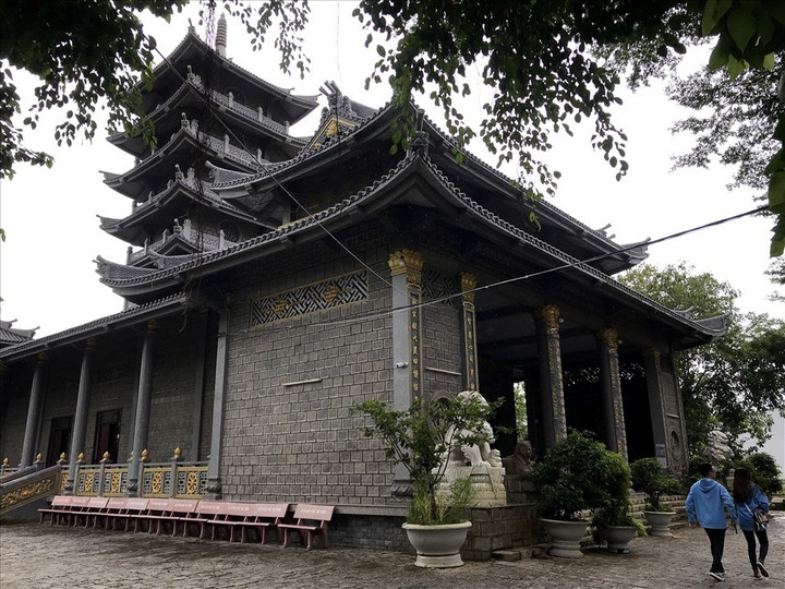 Ngôi chùa nào thiết kế hoàn toàn bằng đá nguyên khối? - 3