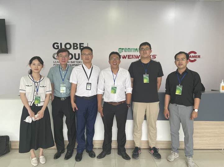 Đại diện công ty Protrek và Greenworks.