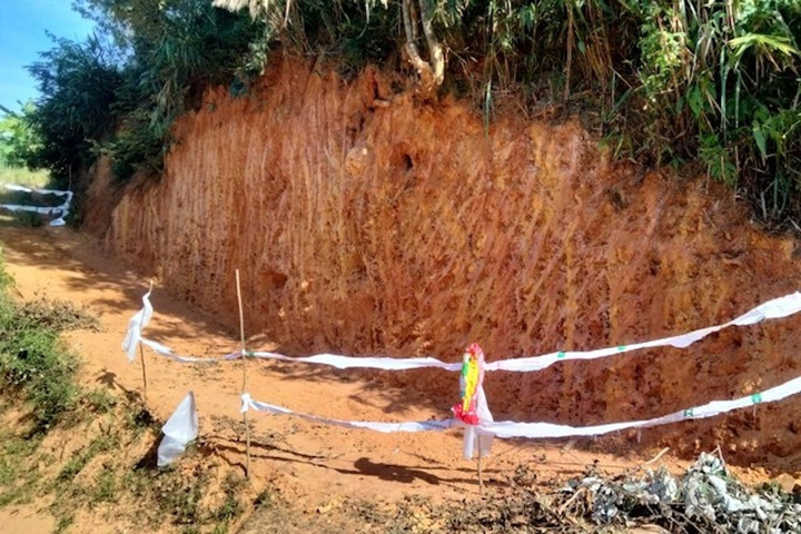 Khu vực người dân phát hiện quả bom.