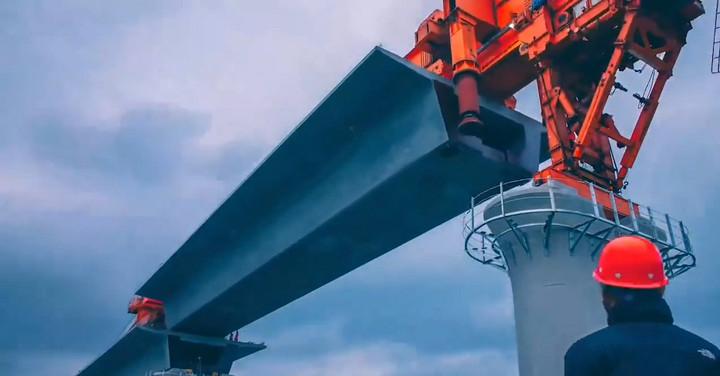 Kunlun có thể thích ứng với hoạt động xây dựng trong môi trường từ -20 đến 50 độ C. Ngoài ra, nó có thể chịu được sức gió tối đa cấp 7 ở trạng thái vận hành và sức gió tối đa cấp 11 ở trạng thái không hoạt động.