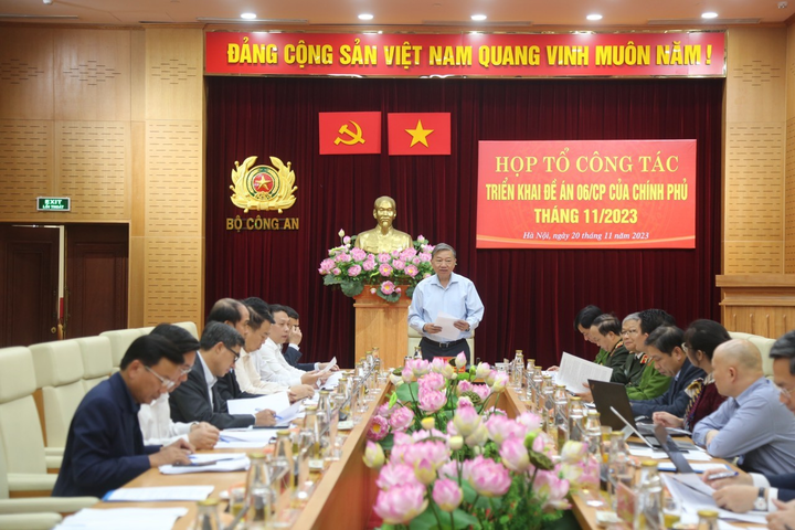 Toàn cảnh phiên họp tháng 11 của Tổ công tác Triển khai Đề án 06 của Chính phủ.