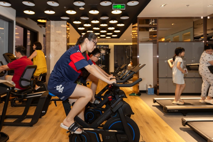 Khu vực phòng tập gym với nhiều trang thiết bị hiện đại đáp ứng nhu cầu đa dạng của cư dân.