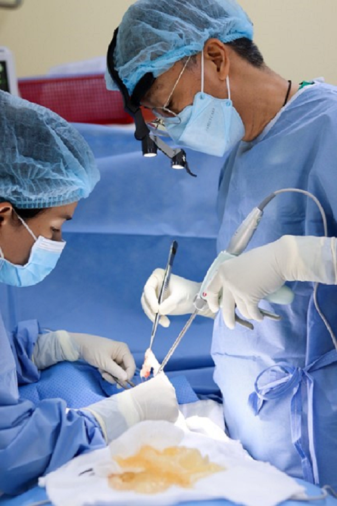 Có thể tự kiểm tra sự bất thường và theo dõi quá trình hình thành bao xơ. (Ảnh: Ths.Bs Hồ Cao Vũ)