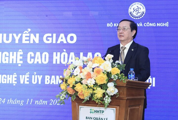 Bộ trưởng Bộ Khoa học và Công nghệ Huỳnh Thành Đạt phát biểu tại Lễ bàn giao. (Bộ Khoa học và Công nghệ)