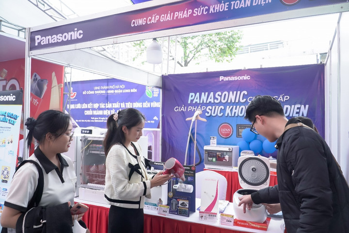 Mua sản phẩm gia dụng Panasonic tại các siêu thị điện máy MediaMart trên toàn quốc cơ hội quay số trúng thưởng 50 Lò vi sóng cao cấp.