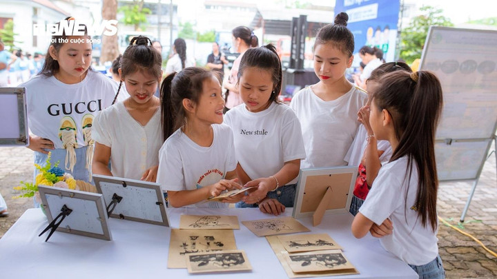 Các sản phẩm làm từ rơm khô.