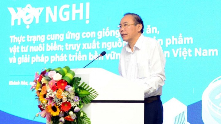 Thứ trưởng Bộ NN&PTNT Phùng Đức Tiến phát biểu tại Diễn đàn.