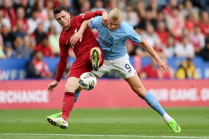 Man City đối đầu Liverpool.