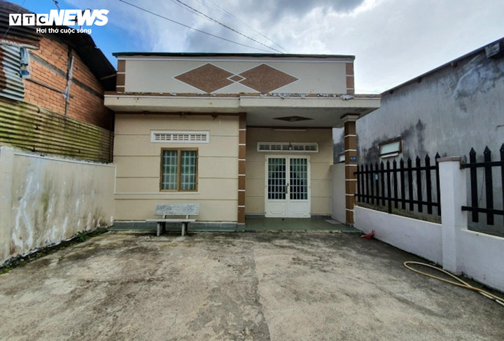 Ngôi nhà nằm trên đường Phan Chu Trinh (TP Bảo Lộc, tỉnh Lâm Đồng) mà Lê Minh Quang từng thuê để cùng với Cao Thị Thu Bích chăm sóc, điều trị cho cháu N.L.M.Q.