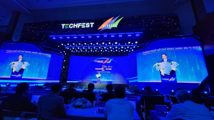 Thủ tướng Chính phủ Phạm Minh Chính dự chương trình "Dấu ấn Techfest 2023".