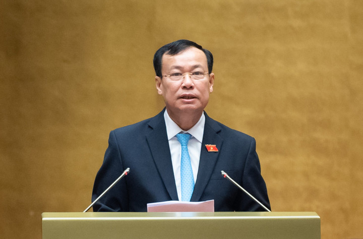 Chủ nhiệm Ủy ban Quốc phòng và An ninh của Quốc hội Lê Tấn Tới trình bày Báo cáo tóm tắt giải trình, tiếp thu, chỉnh lý dự thảo Luật Căn cước. (Ảnh: Quochoi.vn).