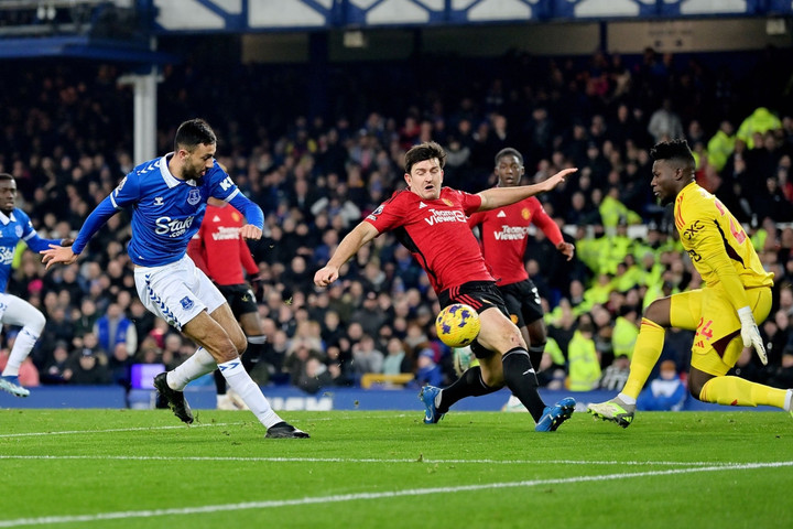 Everton khiến hàng thủ Man Utd vất vả. (Ảnh: Getty Images)