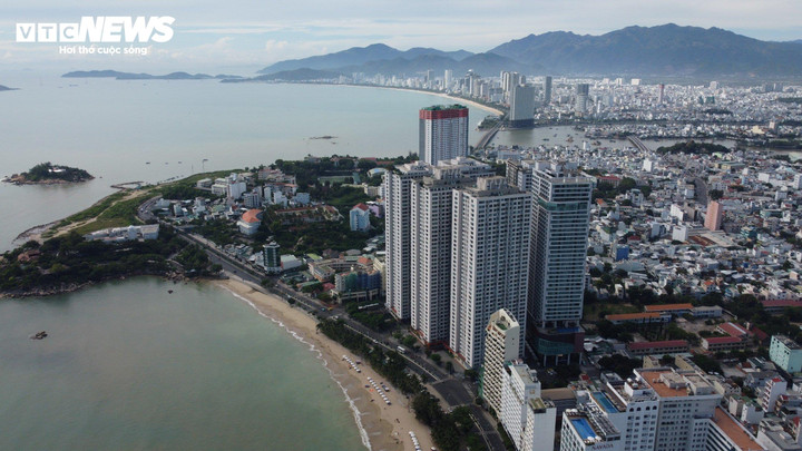 Khách sạn Mường Thanh Luxury Nha Trang (số 60 Trần Phú) tự ý cải tạo tầng 46 thành 10 căn hộ.