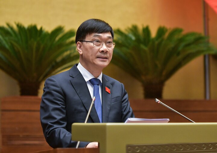 Ông Vũ Hồng Thanh, Chủ nhiệm Ủy ban Kinh tế phát biểu sáng 28/11. (Ảnh: Quochoi)