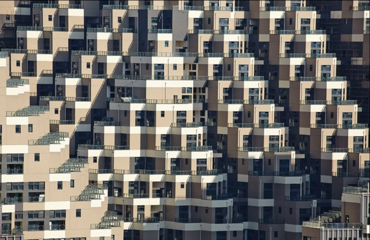 Ý tưởng xây dựng cũng được lấy cảm hứng từ môn thể thao mạo hiểm parkour, một hoạt động mà người chơi sẽ chạy và nhảy giữa các tòa nhà và được cư dân thành phố trẻ tuổi Trung Quốc yêu thích.