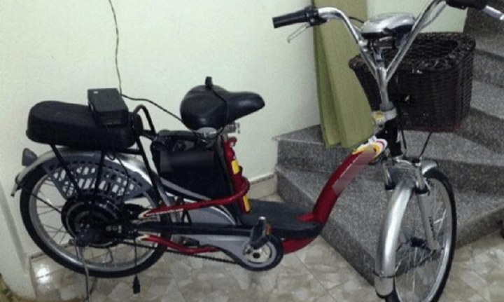 Cần sạc xe đạp, máy điện đúng cách để tránh rủi ro cháy nổ. (Ảnh minh họa)