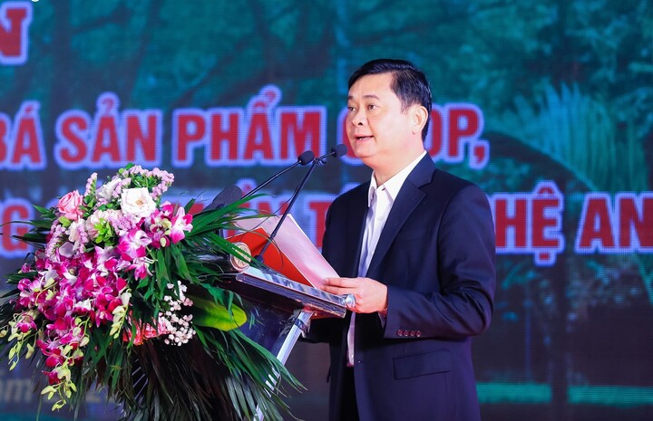 Bí thư Tỉnh ủy Nghệ An Thái Thanh Quý phát biểu tại chương trình