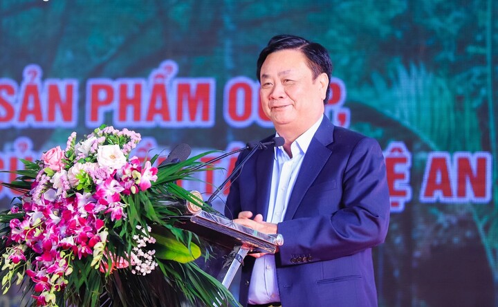 Bộ trưởng Bộ NN&PTNT Lê Minh Hoan phát biểu tại chương trình. (Ảnh: Báo Nghệ An)