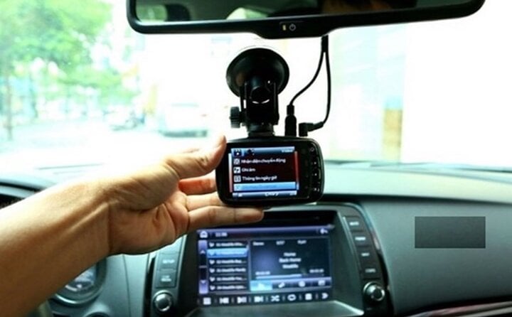 Cục CSGT cho biết, không bắt buộc xe máy, ô tô cá nhân phải lắp camera hành trình.