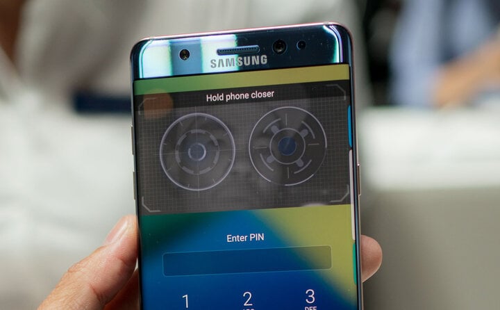 Công nghệ quét mống mắt đã xuất hiện trên các dòng điện thoại thông minh cao cấp của Samsung từ năm 2016 với dòng Galaxy Note 7.