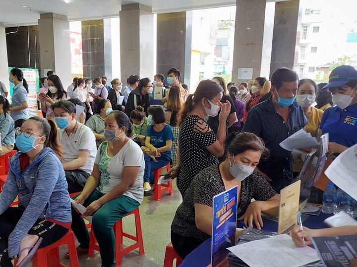 Hơn 150.000 người ở TP.HCM được hưởng trợ cấp thất nghiệp. (Ảnh: Nguyễn Thọ)