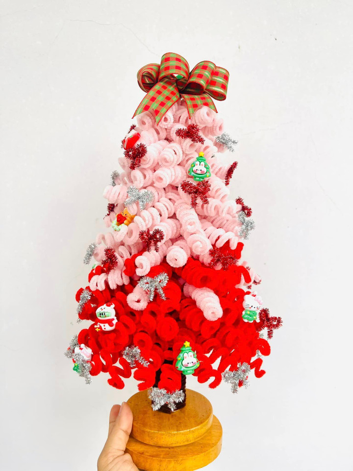 Sốt xình xịch trào lưu làm cây thông Noel bằng kẽm nhung - 12