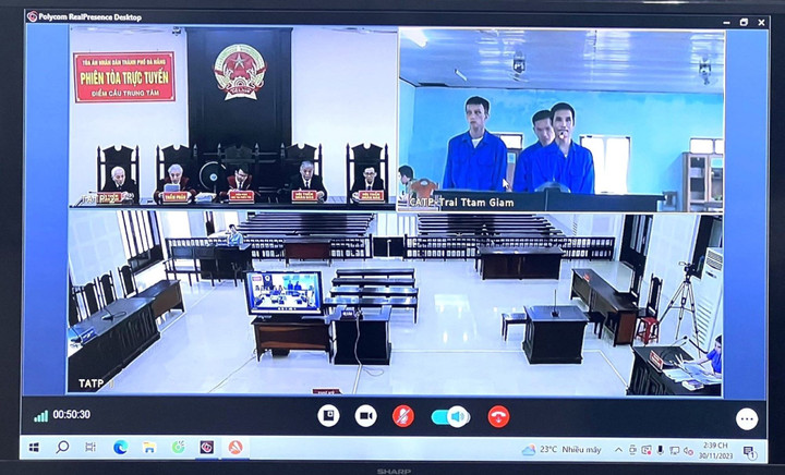 Phiên xét xử Hạnh, Thanh, Hải theo hình thức trực tuyến tại điểm cầu TAND TP Đà Nẵng và Trại giam Công an TP Đà Nẵng.