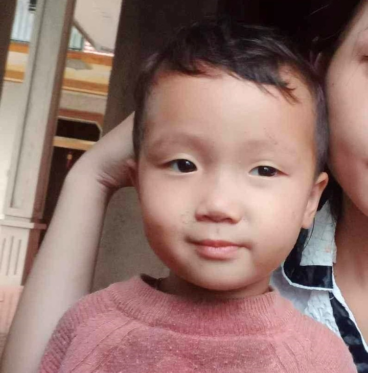 Cháu Phúc An mất tích khi chơi trước cổng nhà. (Ảnh gia đình cung cấp)