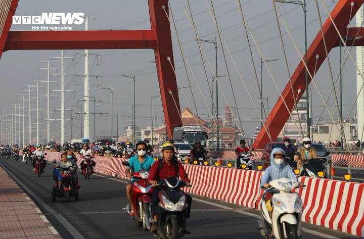 Thời tiết tại TP.HCM hôm nay 1/12, nhiều mây, trời nắng, tuy nhiên đôi lúc có mưa rào rải rác về chiều.