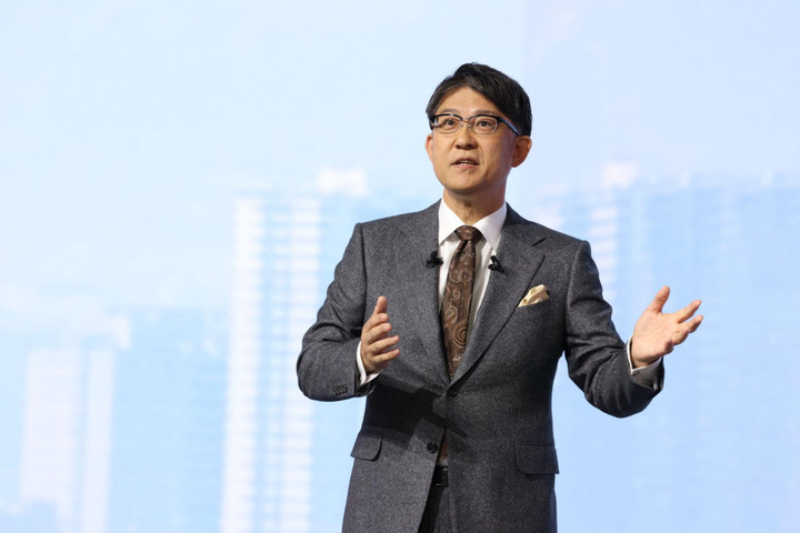 Ông Koji Sato, Chủ tịch và Giám đốc điều hành khẳng định triển vọng của chiến lược tiếp cận đa chiều Tập đoàn Toyota theo đuổi.