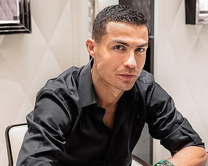 Ronaldo bị kiện.