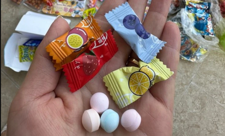 Nhiều trường học trên địa bàn Hà Nội phát đi cảnh báo về một số loại kẹo lạ không rõ nguồn gốc xuất xứ. (Ảnh: Nhà trường cung cấp)