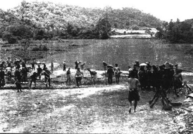 Sân bay đầu tiên ở nước ta được xây dựng tại tỉnh nào? - 1