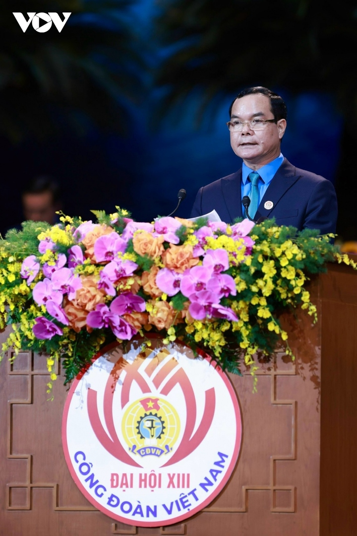 Chủ tịch Tổng Liên đoàn Lao động Việt Nam Nguyễn Đình Khang phát biểu khai mạc Đại hội